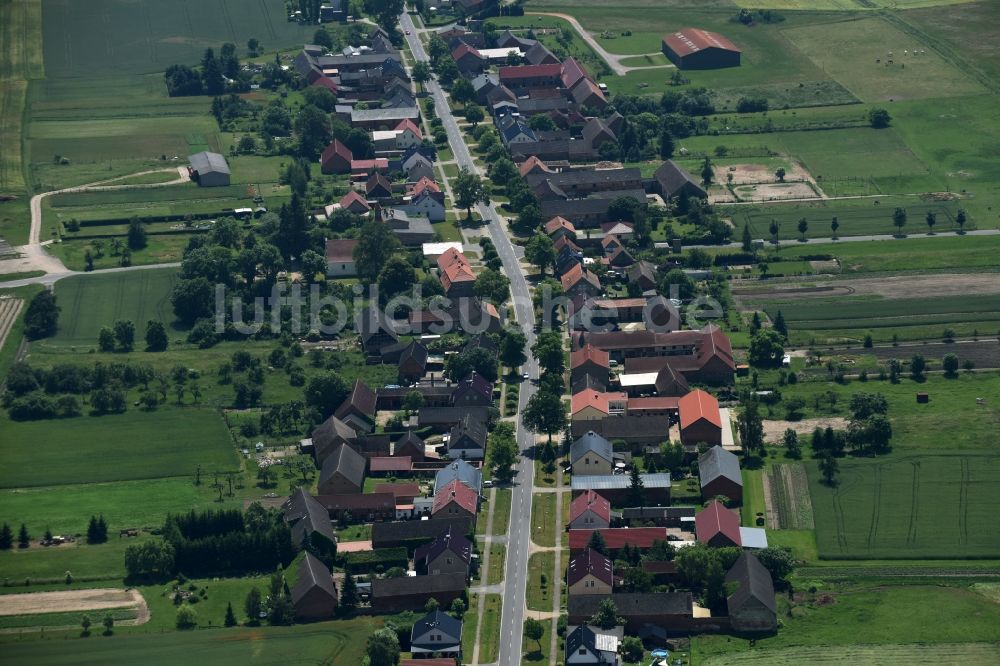 Sonnenberg aus der Vogelperspektive: Dorf - Ansicht von Sonnenberg im Bundesland Brandenburg