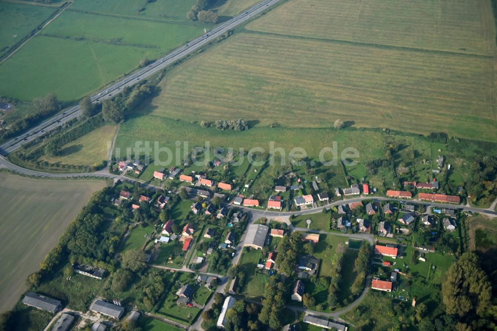 Luftaufnahme Spoitgendorf - Dorf - Ansicht in Spoitgendorf im Bundesland Mecklenburg-Vorpommern, Deutschland