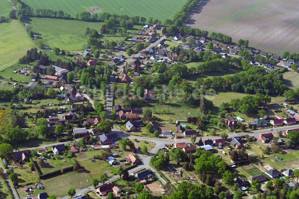 Uelitz von oben - Dorf - Ansicht in Uelitz im Bundesland Mecklenburg-Vorpommern, Deutschland