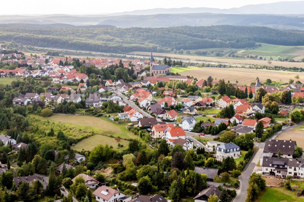 Wattenheim von oben - Dorf - Ansicht in Wattenheim im Bundesland Rheinland-Pfalz, Deutschland