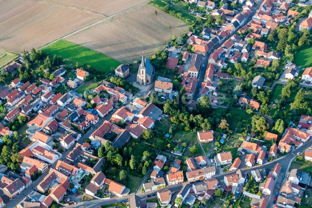 Wattenheim aus der Vogelperspektive: Dorf - Ansicht in Wattenheim im Bundesland Rheinland-Pfalz, Deutschland