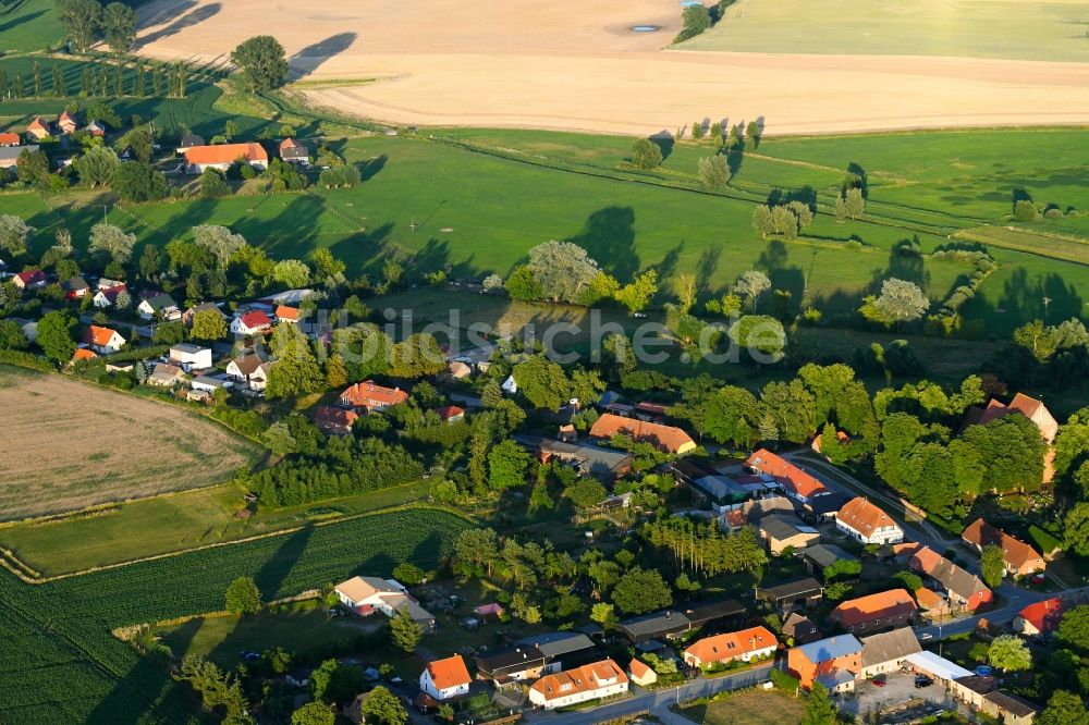 Wattmannshagen aus der Vogelperspektive: Dorf - Ansicht in Wattmannshagen im Bundesland Mecklenburg-Vorpommern, Deutschland