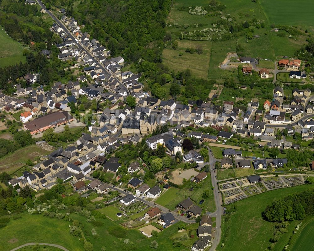 Weibern aus der Vogelperspektive: Dorf - Ansicht in Weibern im Bundesland Rheinland-Pfalz, Deutschland