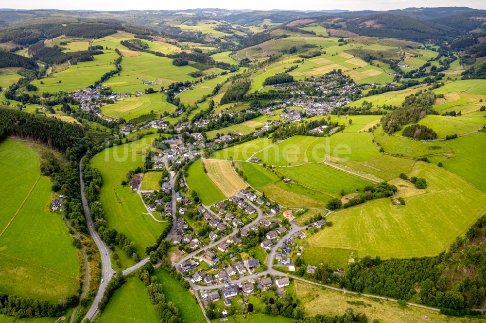 Wemlighausen von oben - Dorf - Ansicht in Wemlighausen im Bundesland Nordrhein-Westfalen, Deutschland