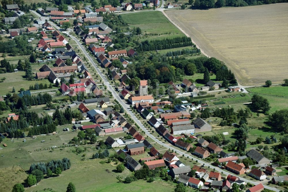 Wutike aus der Vogelperspektive: Dorf - Ansicht von Wutike im Bundesland Brandenburg