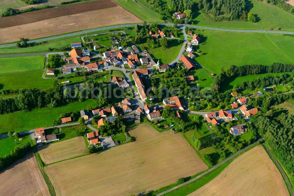 Luftbild Albersdorf - Dorf - Ansicht der zum Landkreis Haßberge gehörenden Gemeinde Albersdorf im Bundesland Bayern