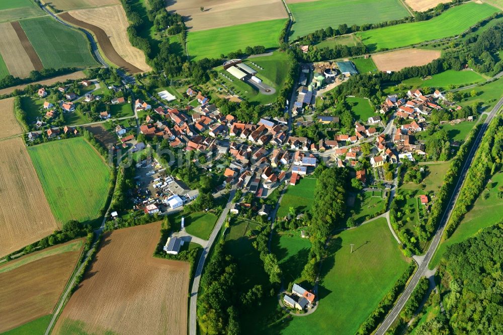 Altershausen aus der Vogelperspektive: Dorf - Ansicht der zum Landkreis Haßberge gehörenden Gemeinde Altershausen im Bundesland Bayern