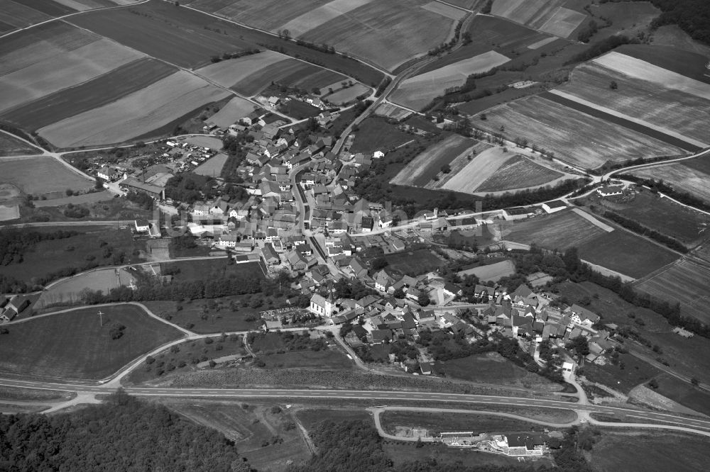 Luftaufnahme Altershausen - Dorf - Ansicht der zum Landkreis Haßberge gehörenden Gemeinde Altershausen im Bundesland Bayern