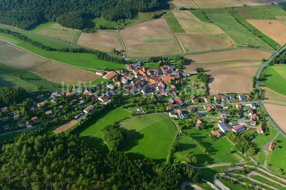 Luftaufnahme Bramberg - Dorf - Ansicht der zum Landkreis Haßberge gehörenden Gemeinde Bramberg im Bundesland Bayern