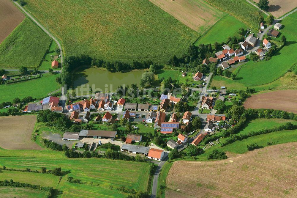 Dippach von oben - Dorf - Ansicht der zum Landkreis Haßberge gehörenden Gemeinde Dippach im Bundesland Bayern