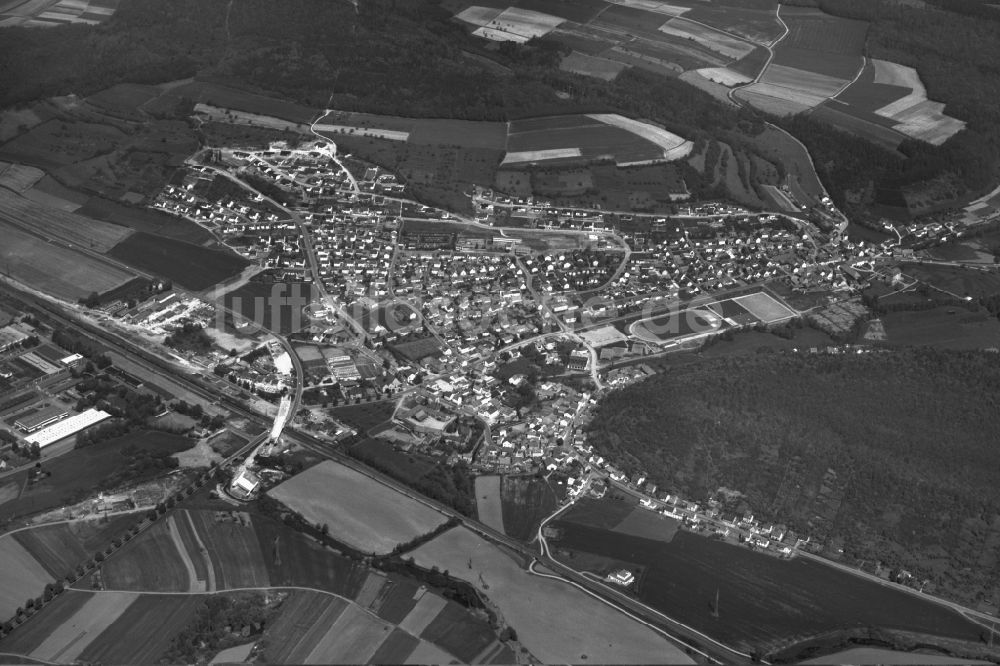 Ebelsbach von oben - Dorf - Ansicht der zum Landkreis Haßberge gehörenden Gemeinde Ebelsbach im Bundesland Bayern