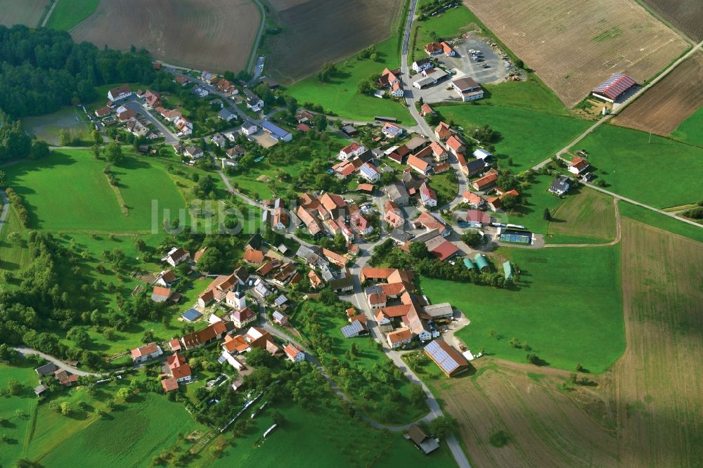 Luftaufnahme Maroldsweisach - Dorf - Ansicht der zum Landkreis Haßberge gehörenden Gemeinde Eckardshausen im Bundesland Bayern