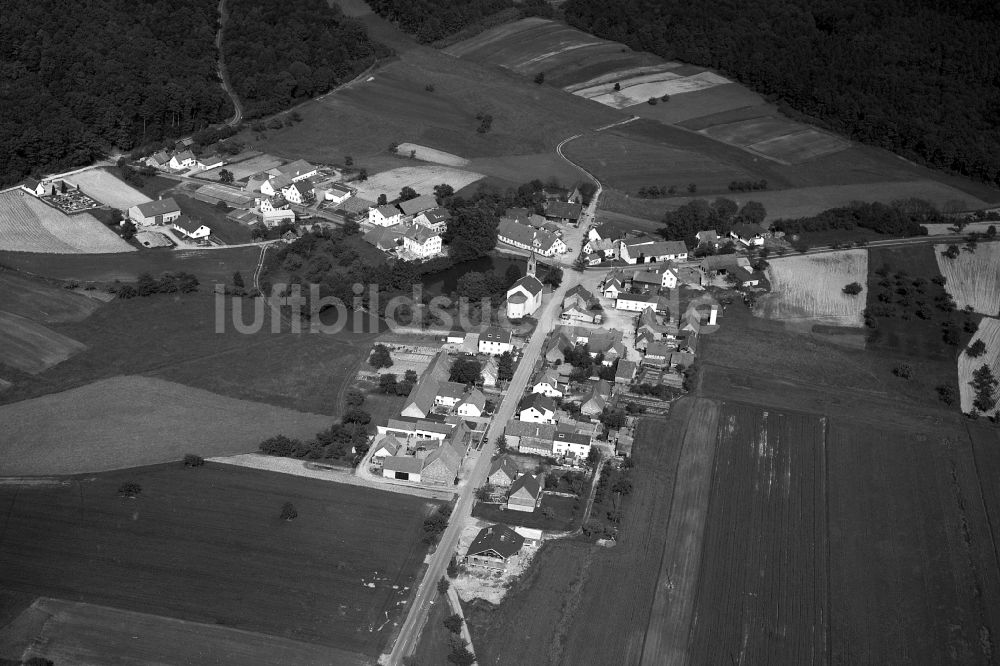 Fabrikschleichach aus der Vogelperspektive: Dorf - Ansicht der zum Landkreis Haßberge gehörenden Gemeinde in Fabrikschleichach im Bundesland Bayern