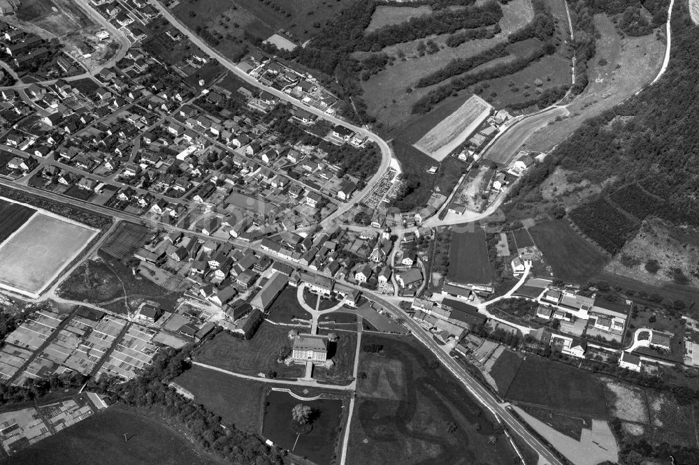 Gleisenau Ebelsbach aus der Vogelperspektive: Dorf - Ansicht der zum Landkreis Haßberge gehörenden Gemeinde in Gleisenau Ebelsbach im Bundesland Bayern