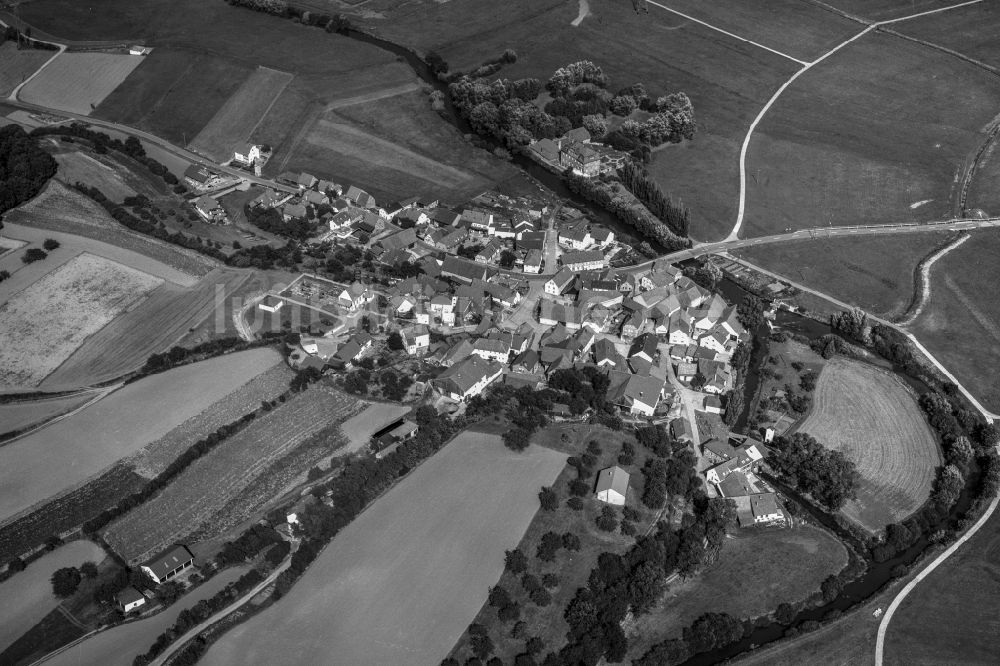 Luftaufnahme Gleusdorf - Dorf - Ansicht der zum Landkreis Haßberge gehörenden Gemeinde in Gleusdorf im Bundesland Bayern