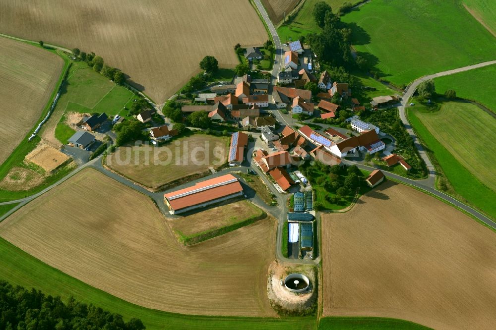 Höchstädten aus der Vogelperspektive: Dorf - Ansicht der zum Landkreis Haßberge gehörenden Gemeinde Höchstädten im Bundesland Bayern