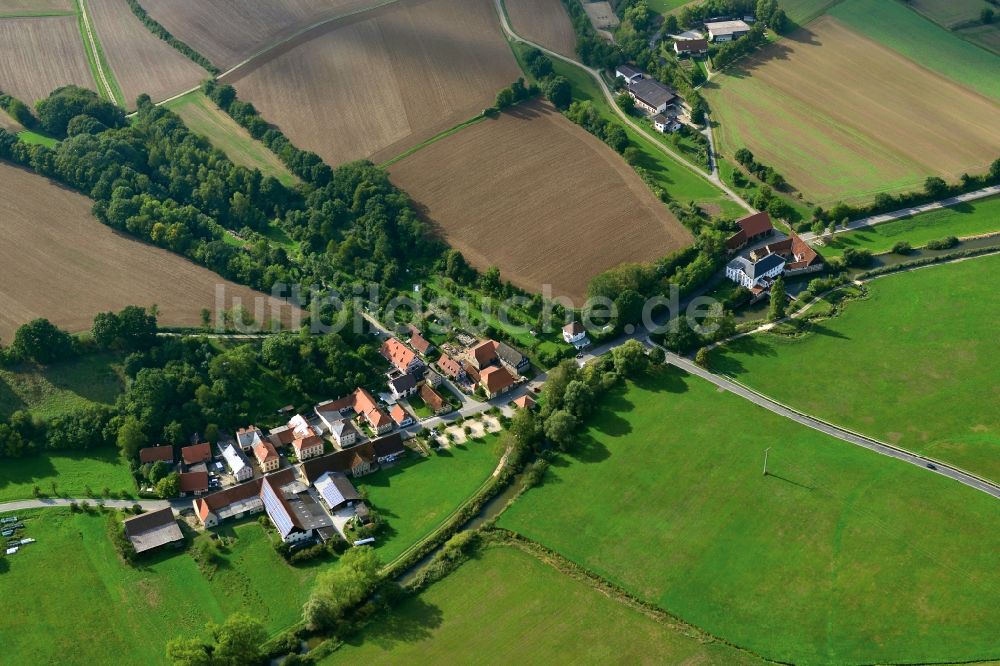 Hemmendorf aus der Vogelperspektive: Dorf - Ansicht der zum Landkreis Haßberge gehörenden Gemeinde Hemmendorf im Bundesland Bayern