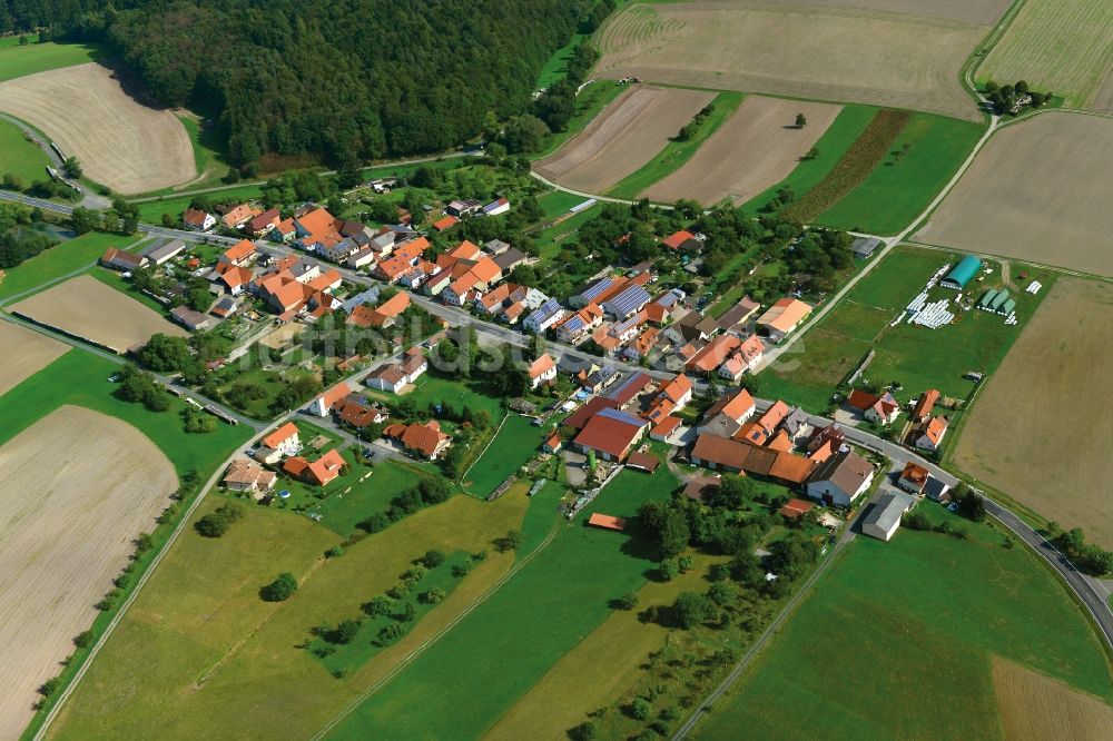 Luftaufnahme Hofstetten - Dorf - Ansicht der zum Landkreis Haßberge gehörenden Gemeinde in Hofstetten im Bundesland Bayern