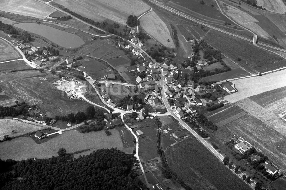 Ibind aus der Vogelperspektive: Dorf - Ansicht der zum Landkreis Haßberge gehörenden Gemeinde Ibind im Bundesland Bayern