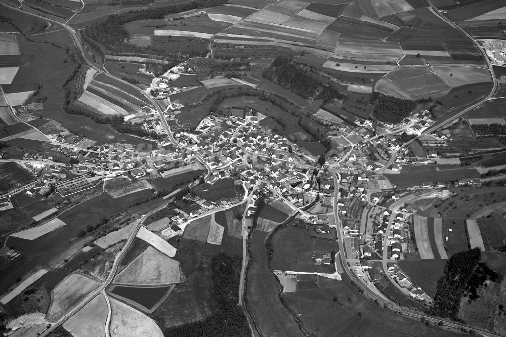 Luftbild Kirchaich - Dorf - Ansicht der zum Landkreis Haßberge gehörenden Gemeinde Kirchaich im Bundesland Bayern