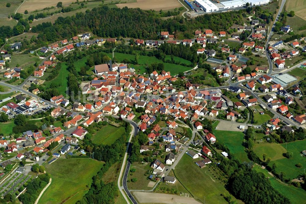 Kirchaich von oben - Dorf - Ansicht der zum Landkreis Haßberge gehörenden Gemeinde Kirchaich im Bundesland Bayern