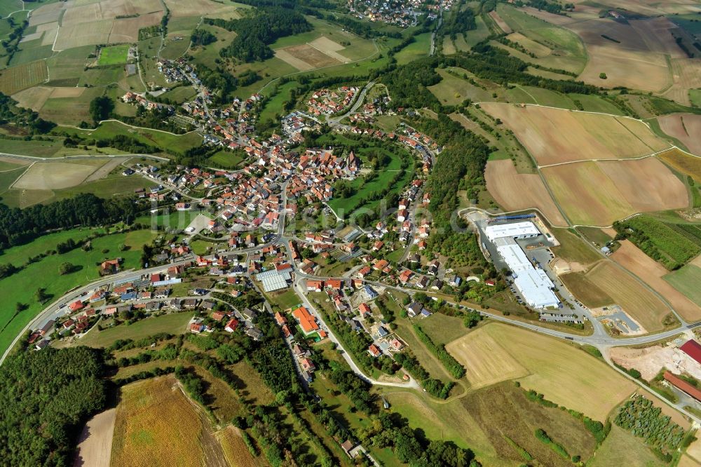 Kirchaich aus der Vogelperspektive: Dorf - Ansicht der zum Landkreis Haßberge gehörenden Gemeinde Kirchaich im Bundesland Bayern