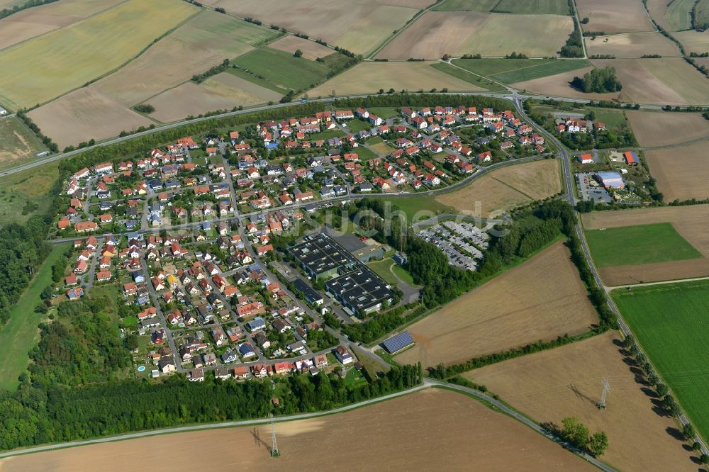 Luftaufnahme Kleinaugsfeld - Dorf - Ansicht der zum Landkreis Haßberge gehörenden Gemeinde Kleinaugsfeld im Bundesland Bayern