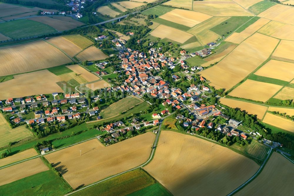 Luftaufnahme Kleinsteinach - Dorf - Ansicht der zum Landkreis Haßberge gehörenden Gemeinde Kleinsteinach im Bundesland Bayern