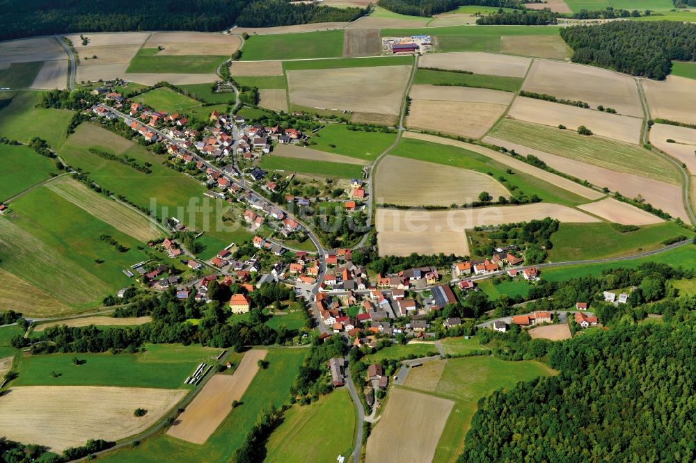 Koppenwind aus der Vogelperspektive: Dorf - Ansicht der zum Landkreis Haßberge gehörenden Gemeinde Koppenwind im Bundesland Bayern