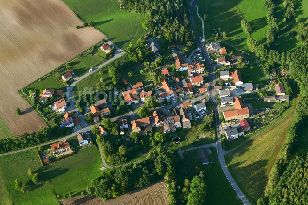 Kottendorf aus der Vogelperspektive: Dorf - Ansicht der zum Landkreis Haßberge gehörenden Gemeinde Kottendorf im Bundesland Bayern