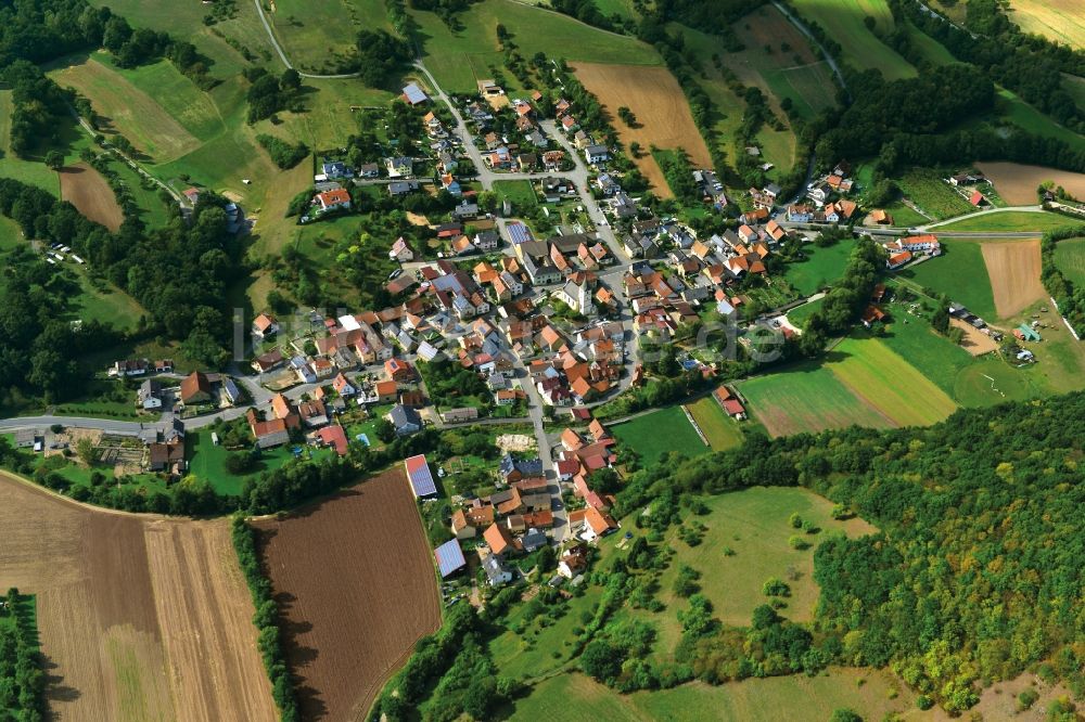 Krum von oben - Dorf - Ansicht der zum Landkreis Haßberge gehörenden Gemeinde Krum im Bundesland Bayern