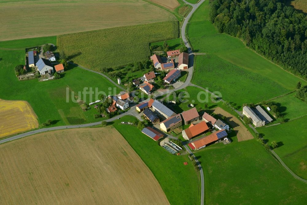 Kurzewind von oben - Dorf - Ansicht der zum Landkreis Haßberge gehörenden Gemeinde Kurzewind im Bundesland Bayern