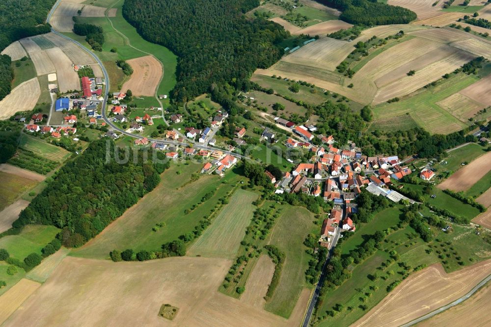 Lembach von oben - Dorf - Ansicht der zum Landkreis Haßberge gehörenden Gemeinde Lembach im Bundesland Bayern