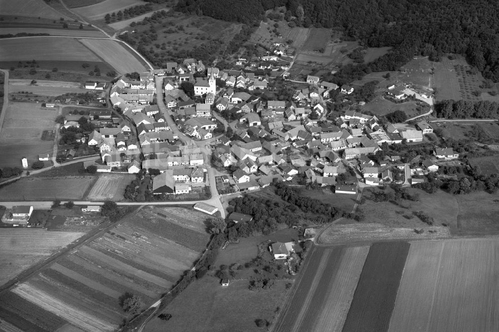 Nassach von oben - Dorf - Ansicht der zum Landkreis Haßberge gehörenden Gemeinde Nassach im Bundesland Bayern