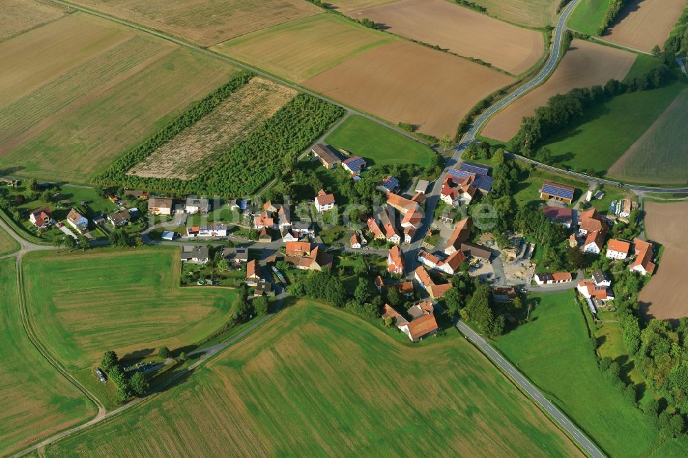 Luftaufnahme Neuses a.Raueneck - Dorf - Ansicht der zum Landkreis Haßberge gehörenden Gemeinde Neuses a. Raueneck im Bundesland Bayern