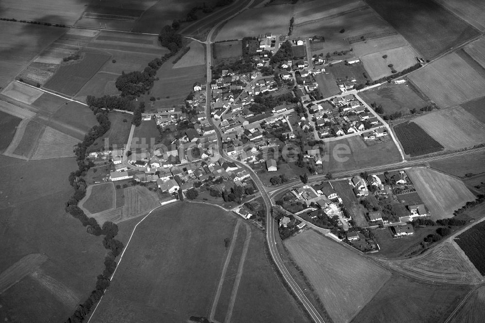 Oberhohenried von oben - Dorf - Ansicht der zum Landkreis Haßberge gehörenden Gemeinde Oberhohenried im Bundesland Bayern