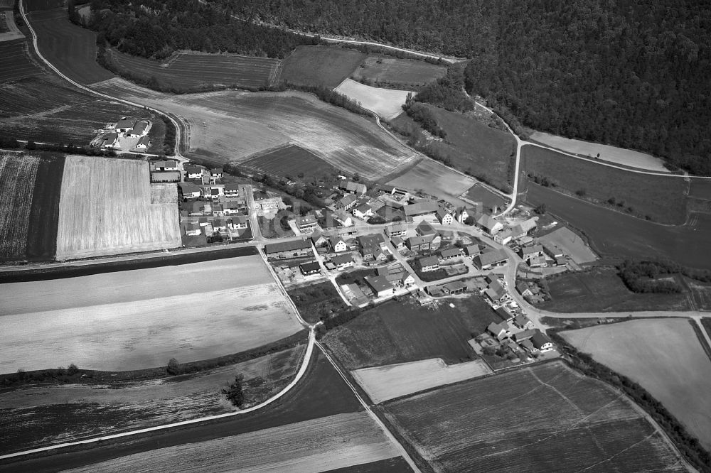 Obersteinbach aus der Vogelperspektive: Dorf - Ansicht der zum Landkreis Haßberge gehörenden Gemeinde Obersteinbach im Bundesland Bayern