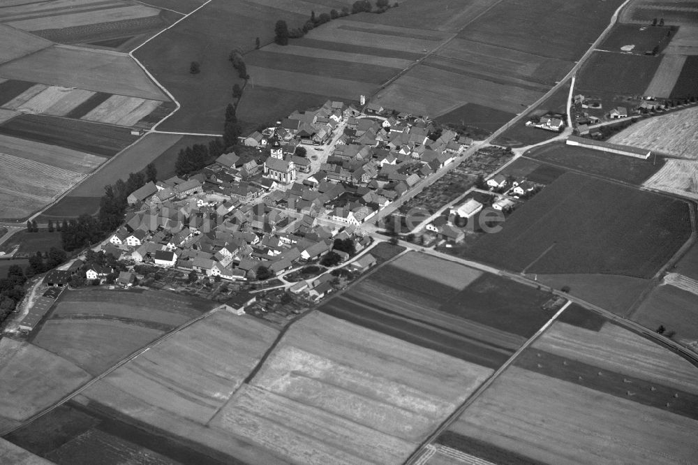 Luftaufnahme Ostheim - Dorf - Ansicht der zum Landkreis Haßberge gehörenden Gemeinde Ostheim im Bundesland Bayern