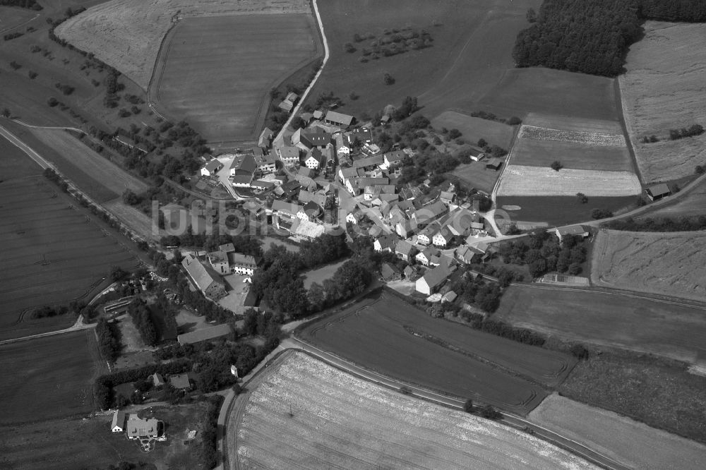 Luftbild Pettstadt - Dorf - Ansicht der zum Landkreis Haßberge gehörenden Gemeinde Pettstadt im Bundesland Bayern