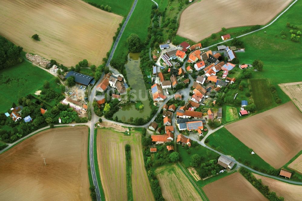 Luftbild Pettstadt - Dorf - Ansicht der zum Landkreis Haßberge gehörenden Gemeinde Pettstadt im Bundesland Bayern