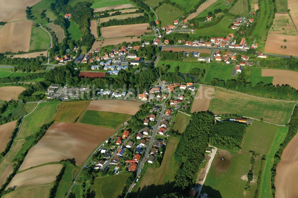 Luftaufnahme Pfaffendorf - Dorf - Ansicht der zum Landkreis Haßberge gehörenden Gemeinde Pfaffendorf im Bundesland Bayern