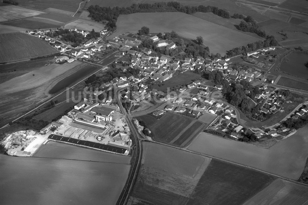 Rentweinsdorf aus der Vogelperspektive: Dorf - Ansicht der zum Landkreis Haßberge gehörenden Gemeinde Rentweinsdorf im Bundesland Bayern