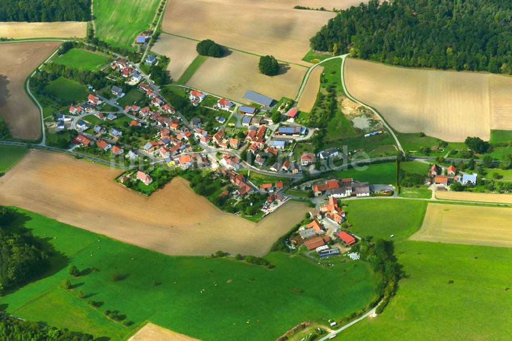 Schönbach von oben - Dorf - Ansicht der zum Landkreis Haßberge gehörenden Gemeinde in Schönbach im Bundesland Bayern