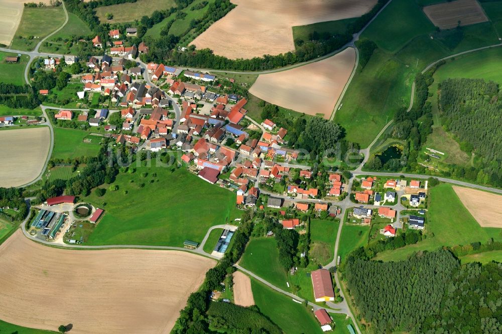 Schönbrunn von oben - Dorf - Ansicht der zum Landkreis Haßberge gehörenden Gemeinde Schönbrunn im Bundesland Bayern