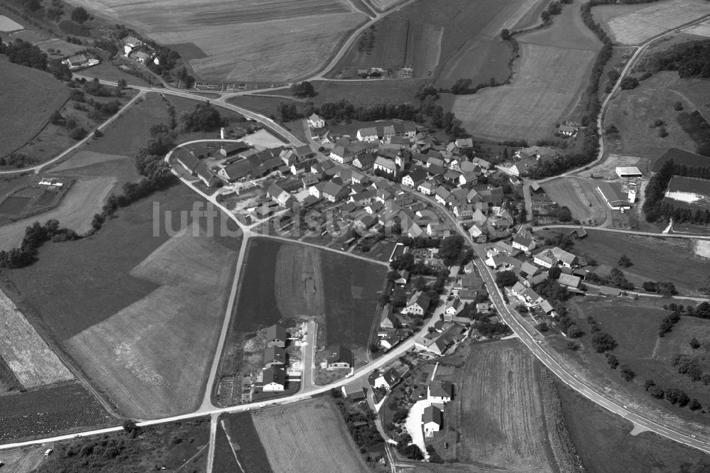 Luftaufnahme Schweinshaupten - Dorf - Ansicht der zum Landkreis Haßberge gehörenden Gemeinde Schweinshaupten im Bundesland Bayern