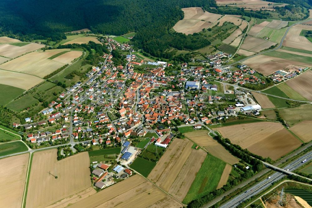 Stettfeld aus der Vogelperspektive: Dorf - Ansicht der zum Landkreis Haßberge gehörenden Gemeinde Stettfeld im Bundesland Bayern