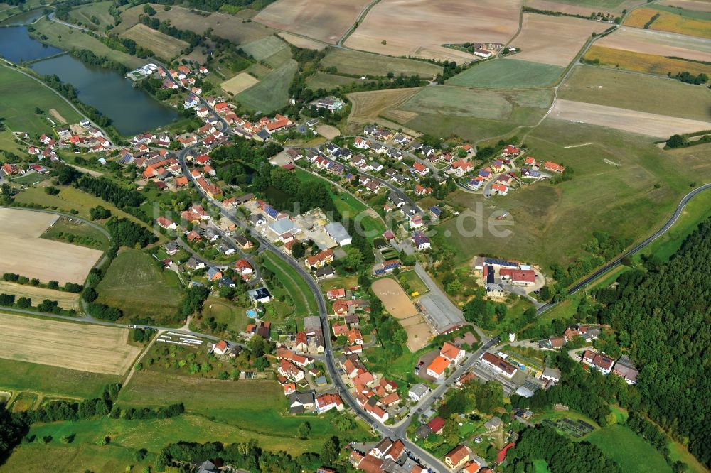 Tretzendorf aus der Vogelperspektive: Dorf - Ansicht der zum Landkreis Haßberge gehörenden Gemeinde Tretzendorf im Bundesland Bayern