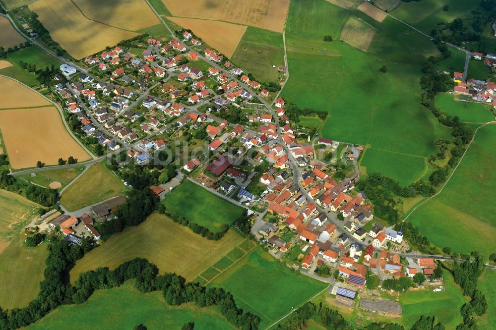 Unterhohenried von oben - Dorf - Ansicht der zum Landkreis Haßberge gehörenden Gemeinde Unterhohenried im Bundesland Bayern