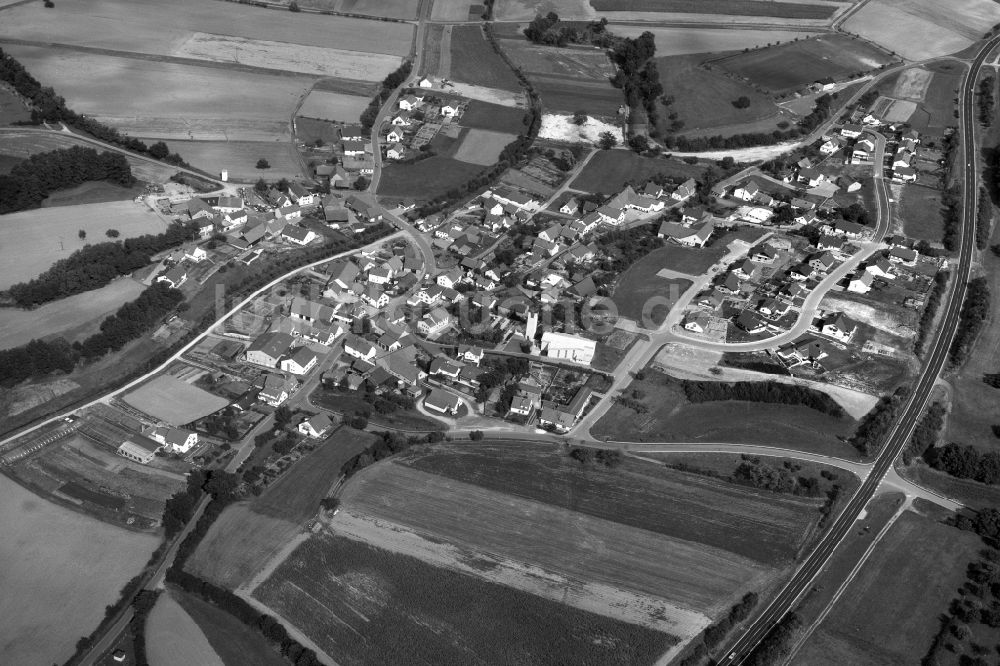 Unterpreppach von oben - Dorf - Ansicht der zum Landkreis Haßberge gehörenden Gemeinde Unterpreppach im Bundesland Bayern