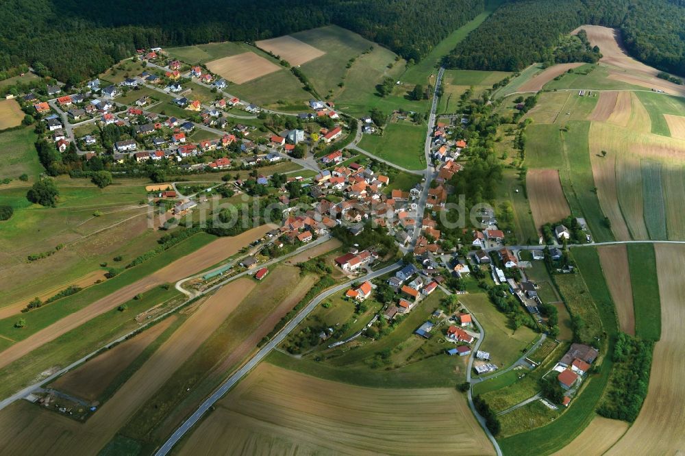 Luftaufnahme Weisbrunn - Dorf - Ansicht der zum Landkreis Haßberge gehörenden Gemeinde Weisbrunn im Bundesland Bayern